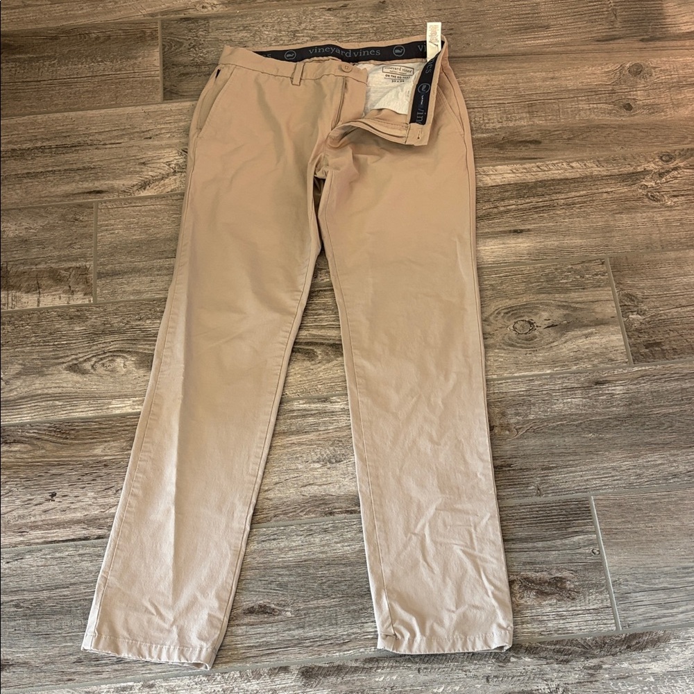 Vineyard vines on the go pant Men's Tan 32 x 34 Pant like new